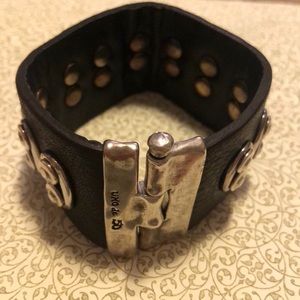 UNOde50 Women’s Leather Cuff With Silver Accents